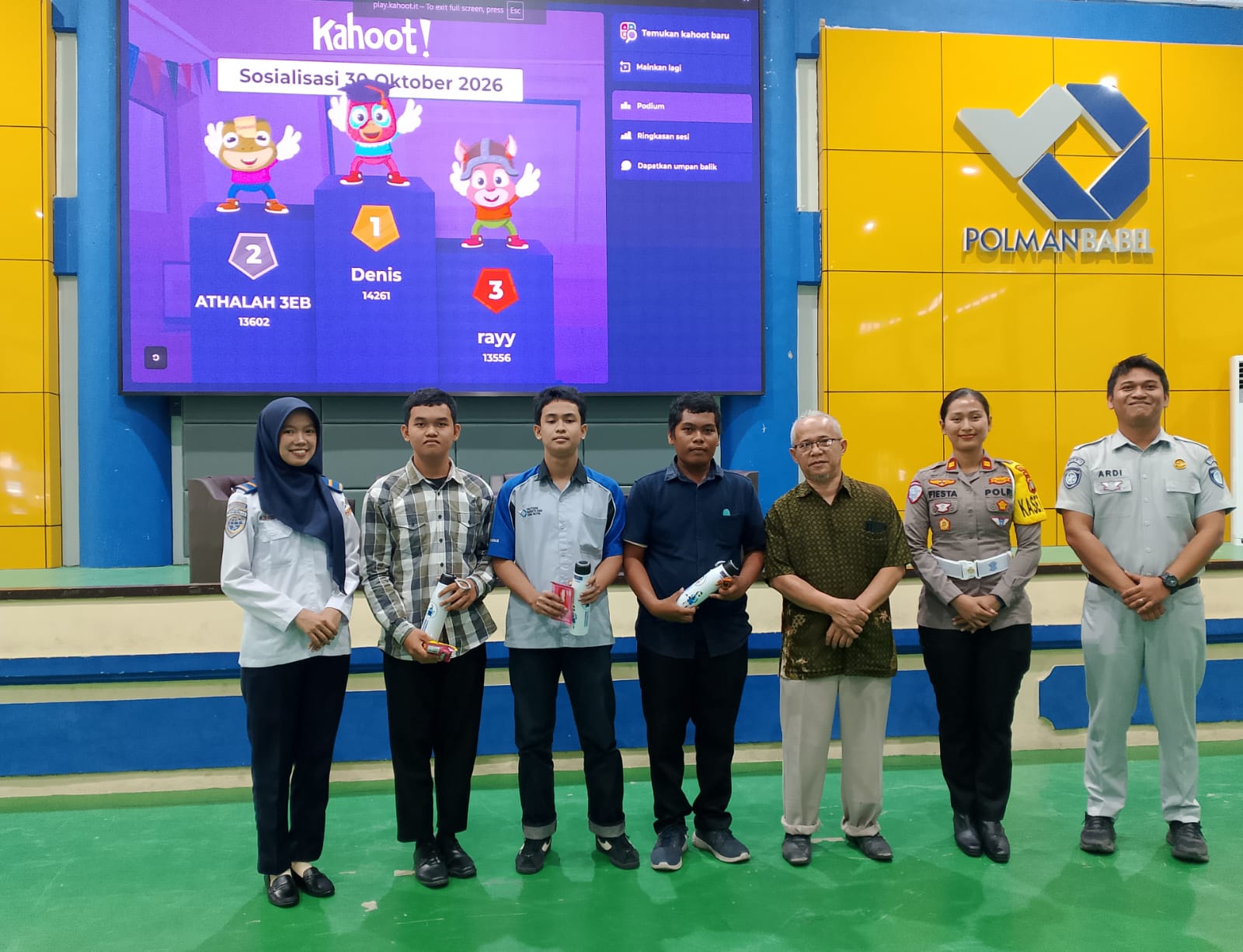A Single Moment of Negligence Can Be Fatal, Students from the Bangka Belitung State Manufacturing Polytechnic Attend a Session on Driving Safety